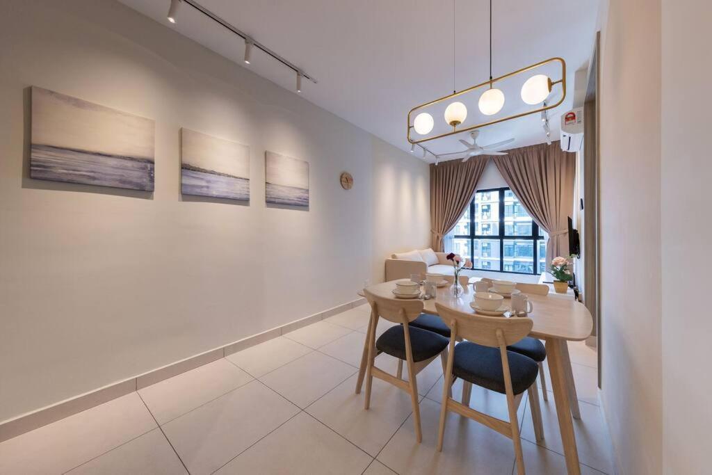Cozy House Majestic Maxim Cheras Connaught 夜市中文房东 *