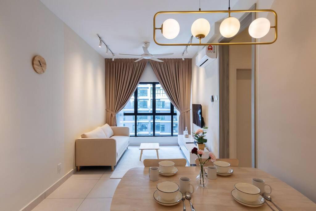 Pangsapuri Cozy House Majestic Maxim Cheras Connaught 夜市中文房东 *