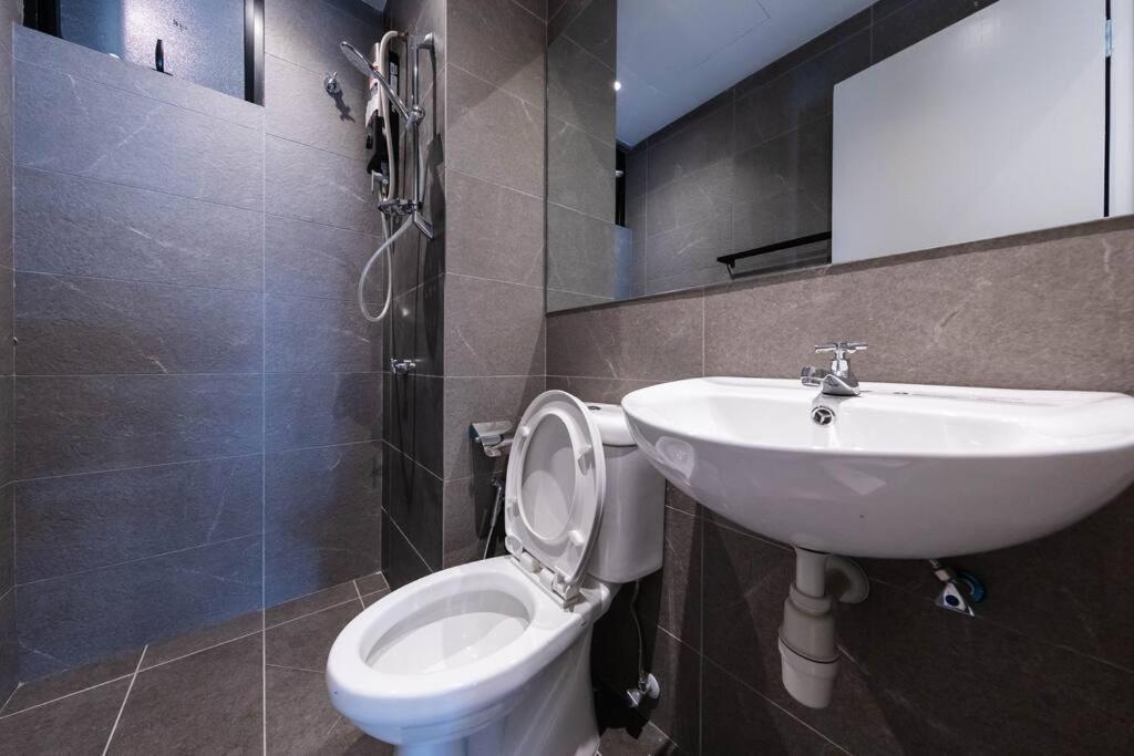 Cozy House Majestic Maxim Cheras Connaught 夜市中文房东 *