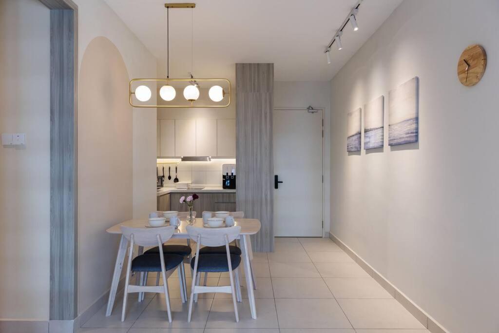 Cozy House Majestic Maxim Cheras Connaught 夜市中文房东 *